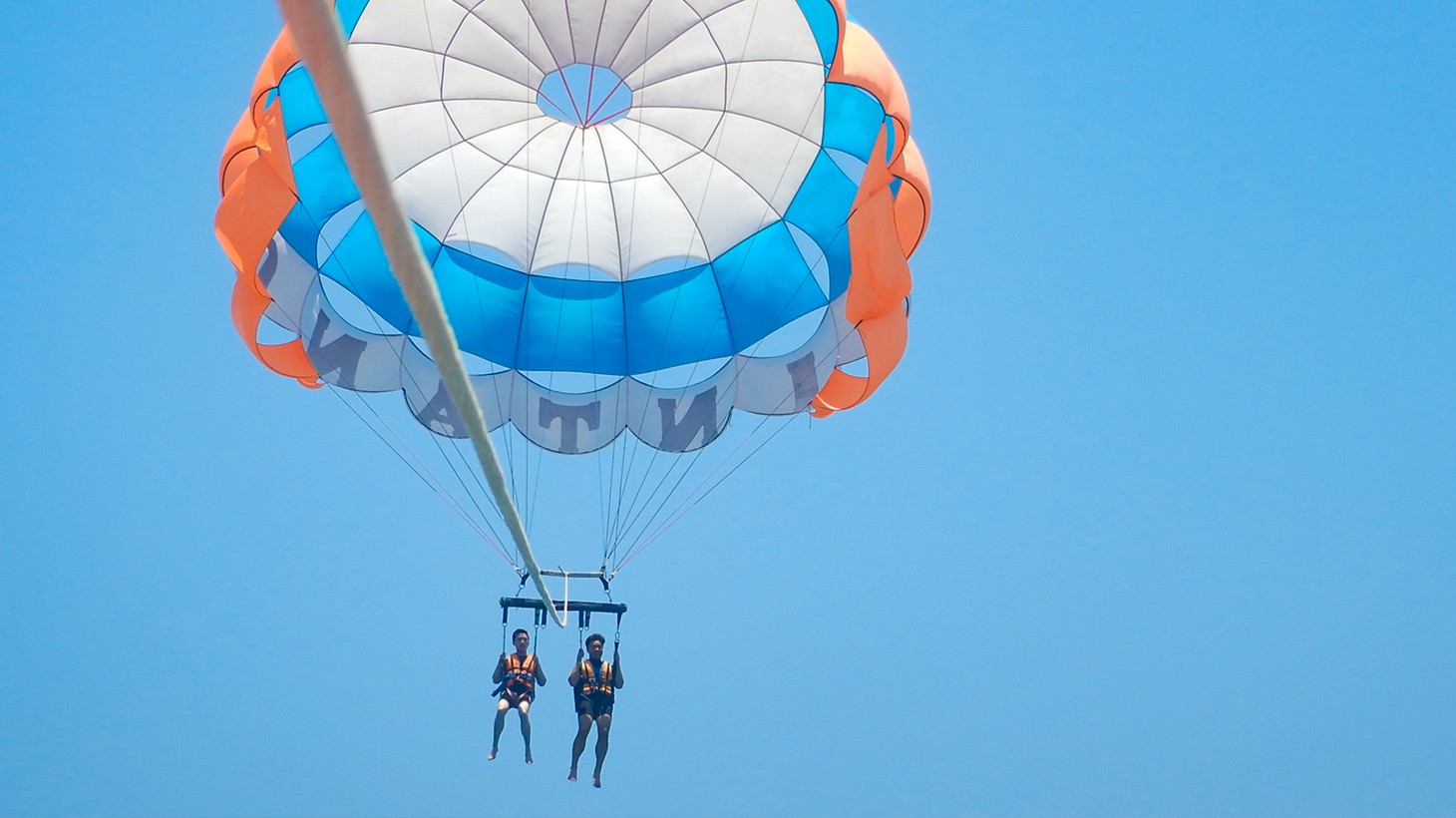 Bali Water Sport Combo Tour: Fly Board, Jet Ski, and Parasailing