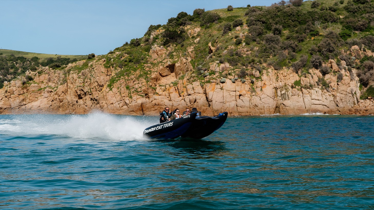 Phillip Island: 30-Minute Guided Thundercat Boat Tour of Cape Woolamai