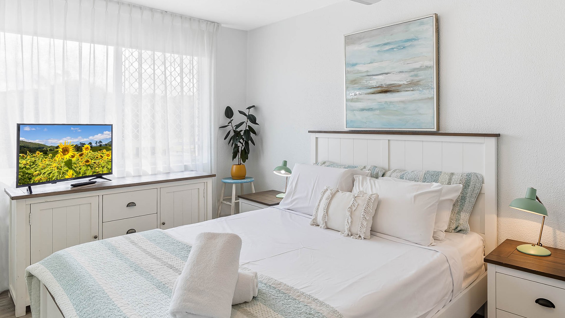 Sunshine Coast SelfContained TwoBedroom Apartments near Alexandra