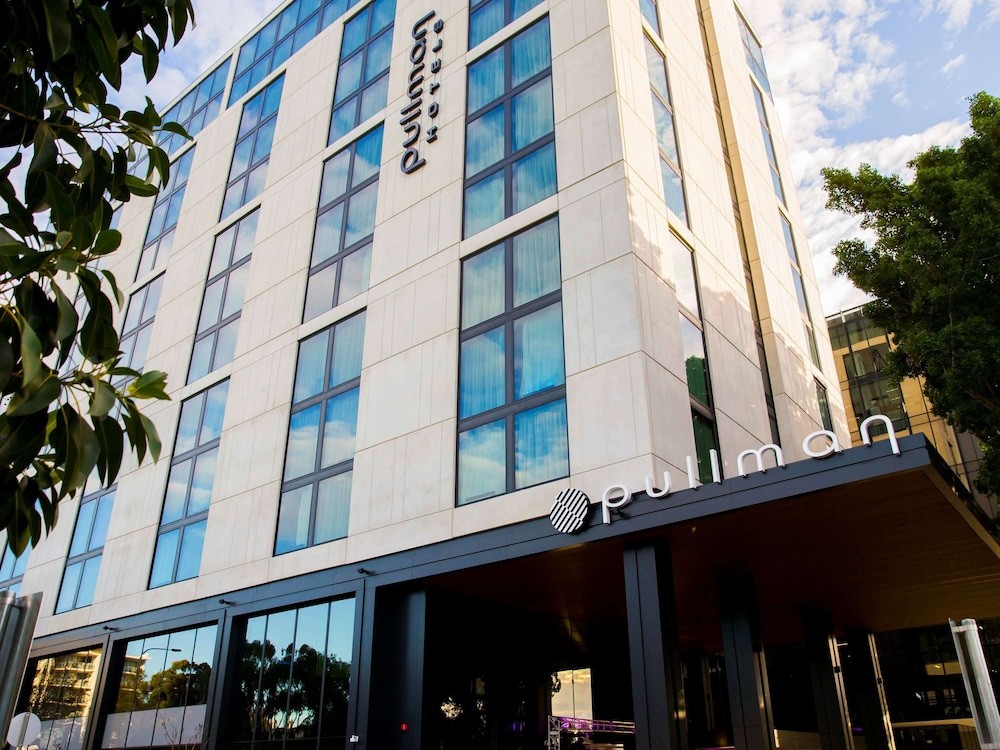 Review: Holiday Inn Express Sydney Airport (SYD) - One Mile at a Time