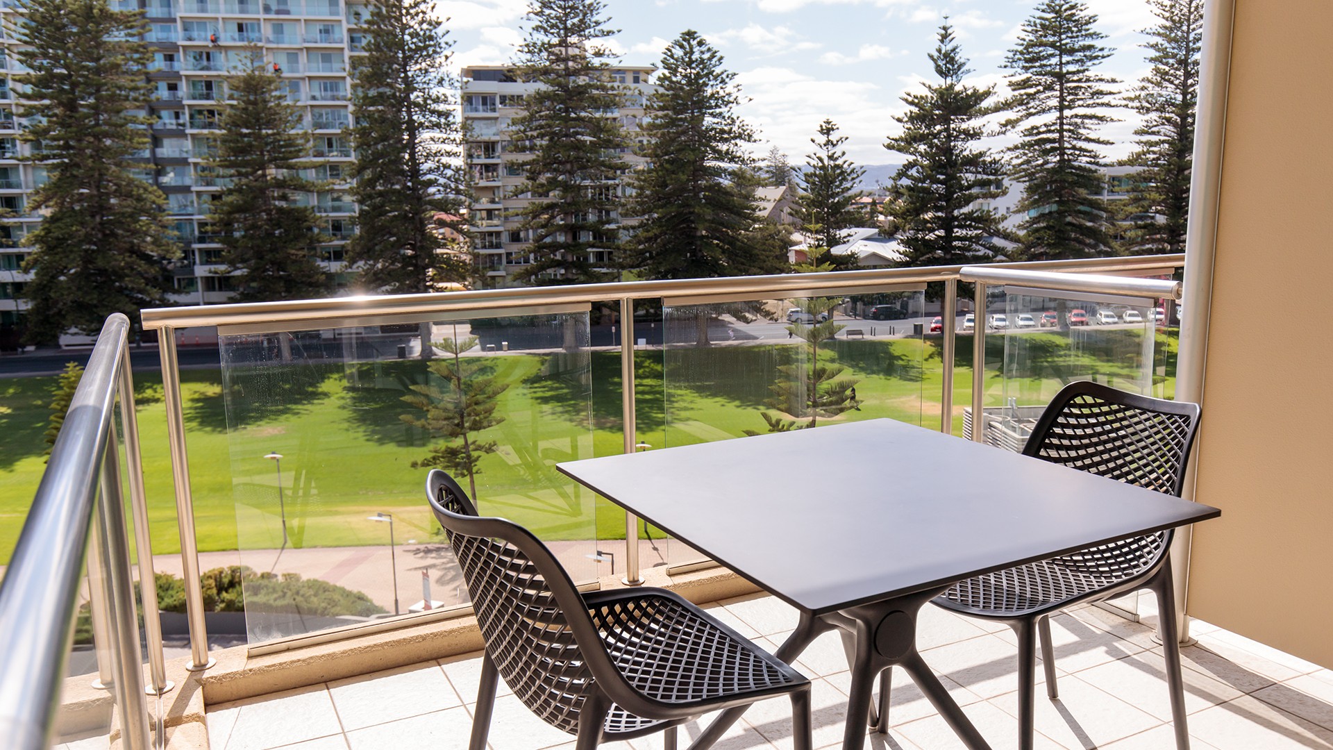 Glenelg Apartment Escape Just 20 Minutes from Adelaide CBD with