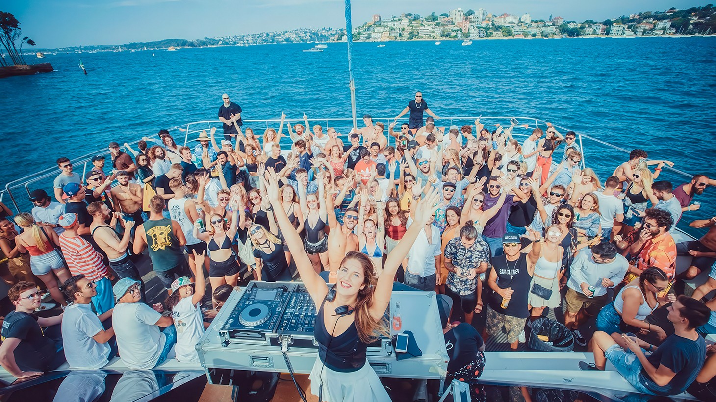 Sydney 5.5Hour New Year's Eve Sydney Harbour Fireworks Cruise with