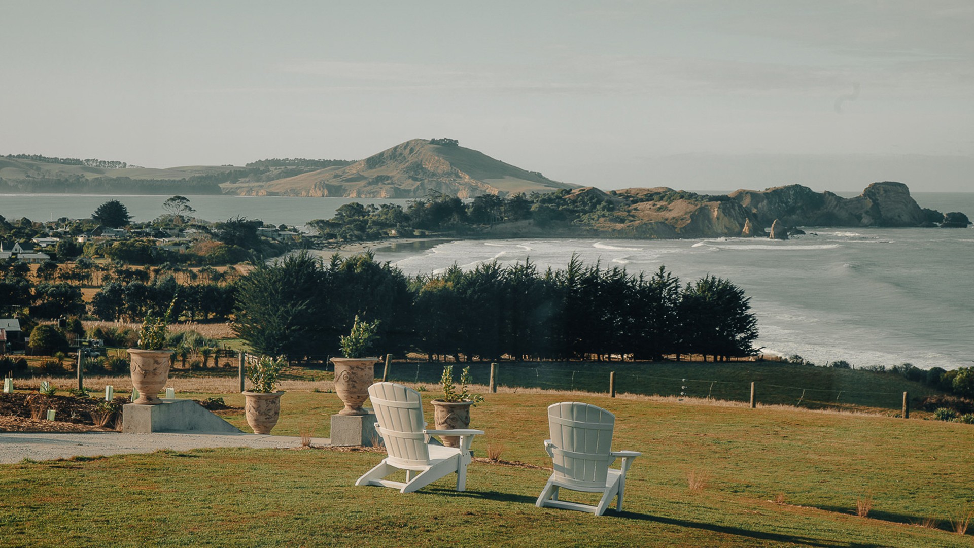 Entire SixBedroom Karitane Home 30 Minutes from Dunedin with Direct Beach Access, Karitane, New