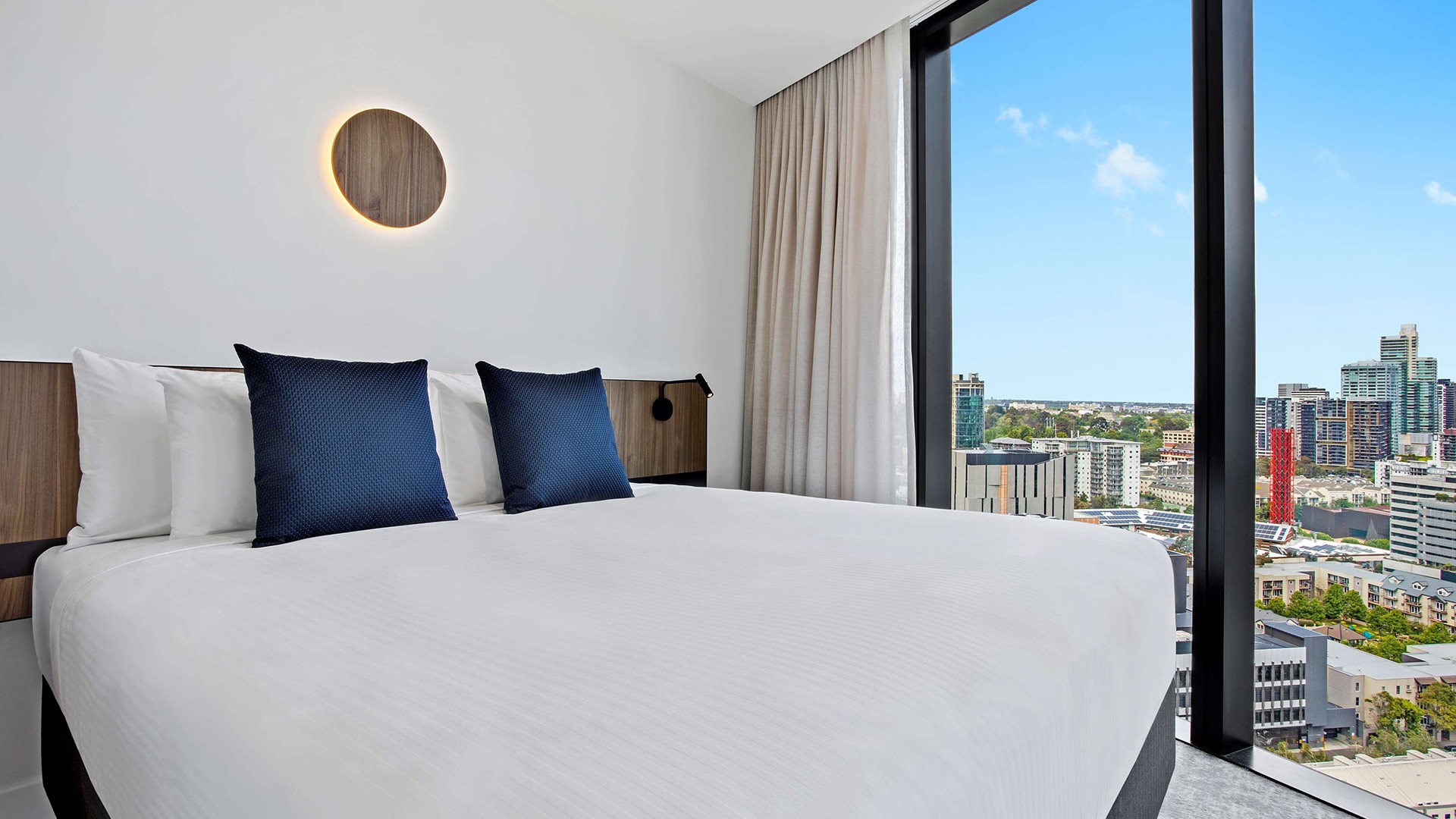 Melbourne Southbank Apartment Break with Indoor Pool, Melbourne, Victoria