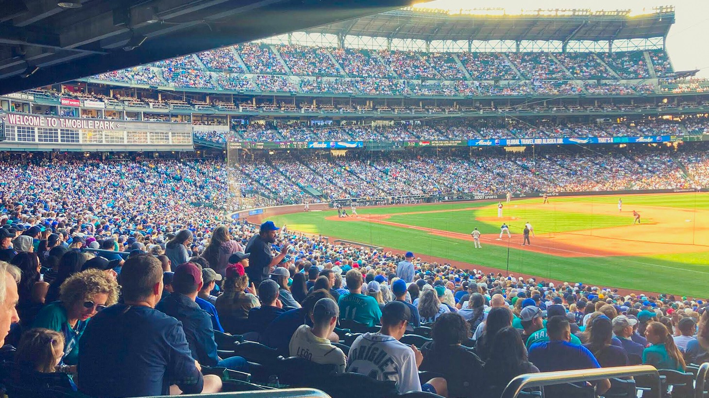 Mariners to Open 'Vaccination-Only' Sections for Fans at T-Mobile