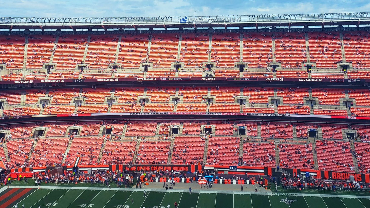 FirstEnergy signs begin to come off of Cleveland Browns Stadium