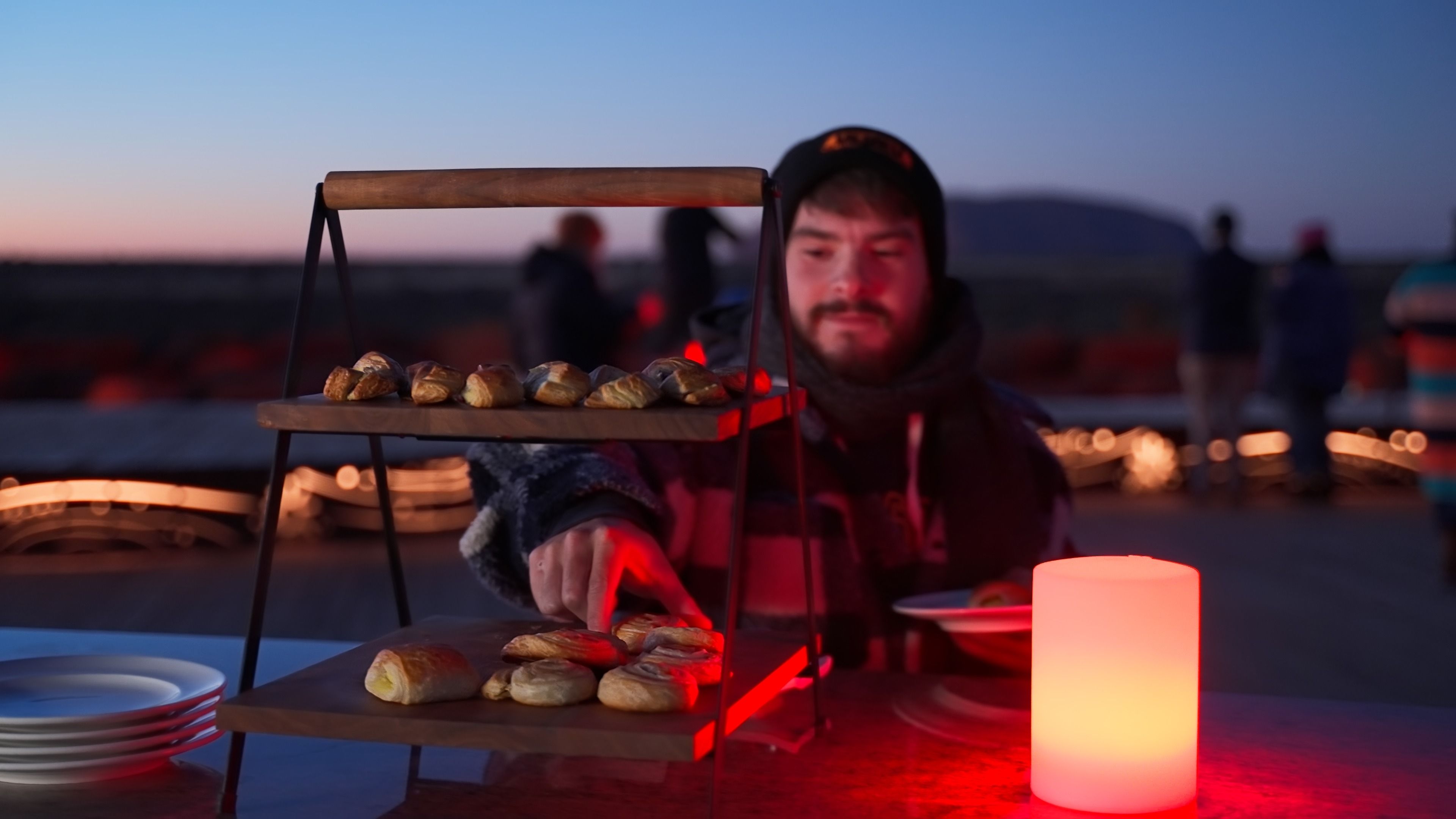 2-stündige Sonnenaufgangstouren am Uluṟu mit morgendlicher Weidezeit und Rücktransfer 4
