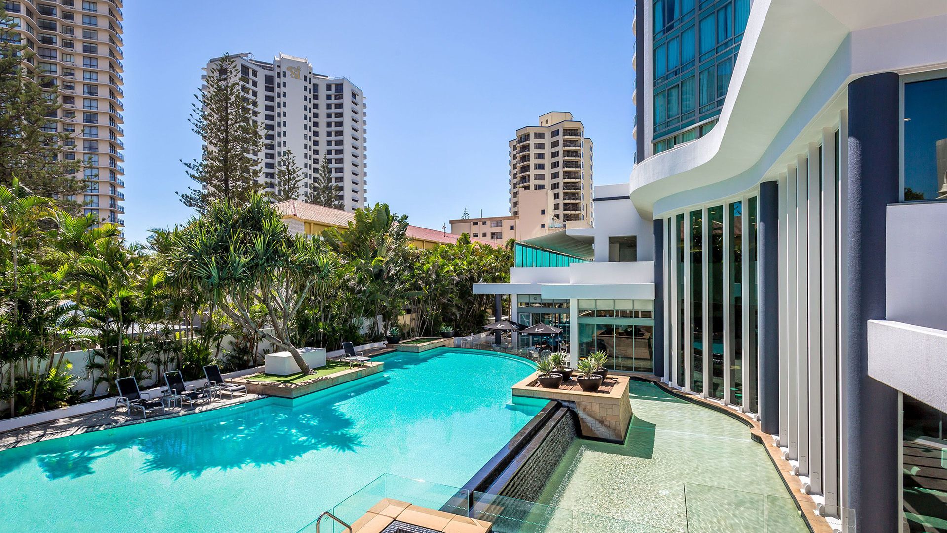 Surfers Paradise Family Escape with Daily Breakfast, Unlimited Dreamworld Entry & Two Kids Stay Free