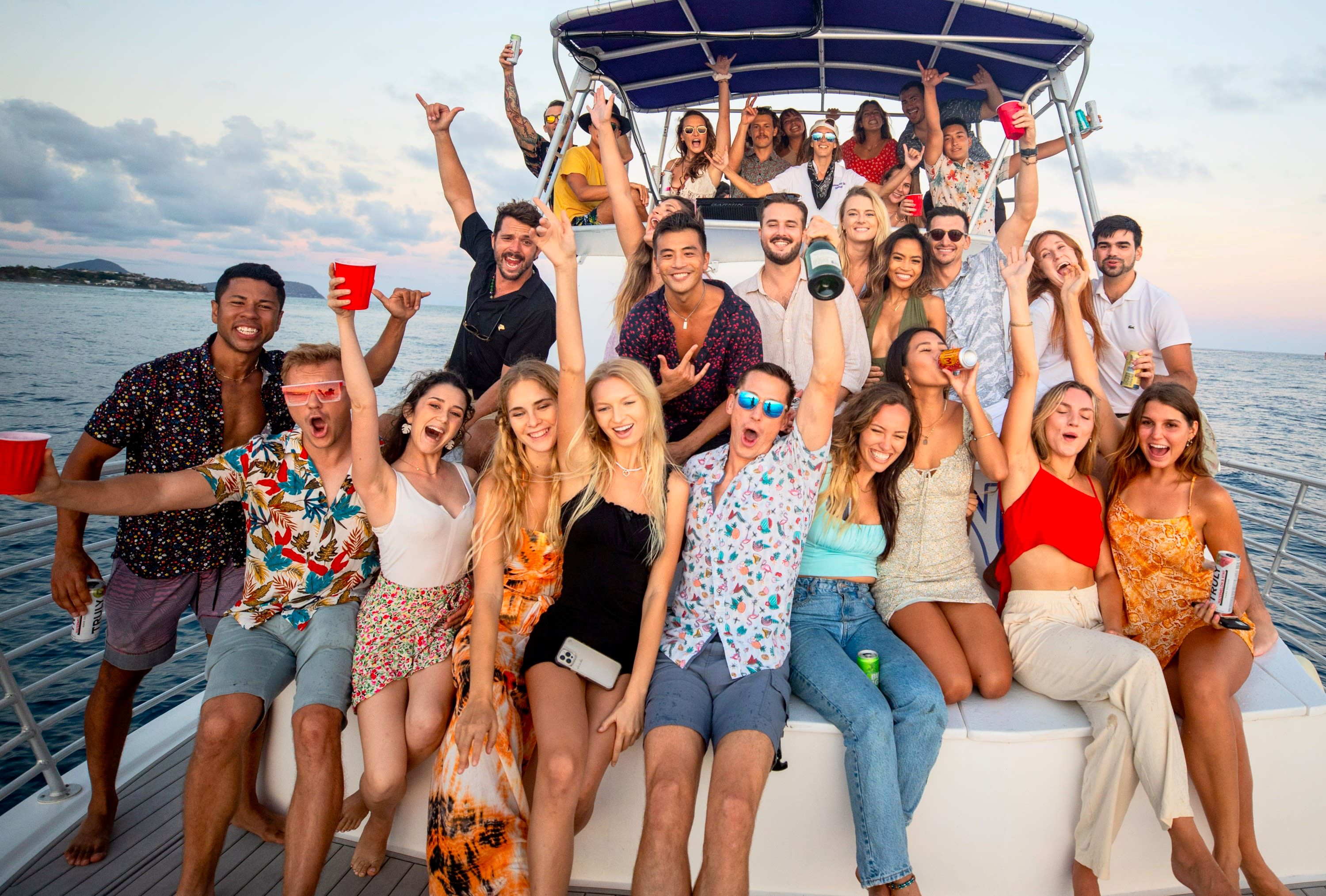 Waikiki Party Cruise in Oahu with a Complimentary Drink