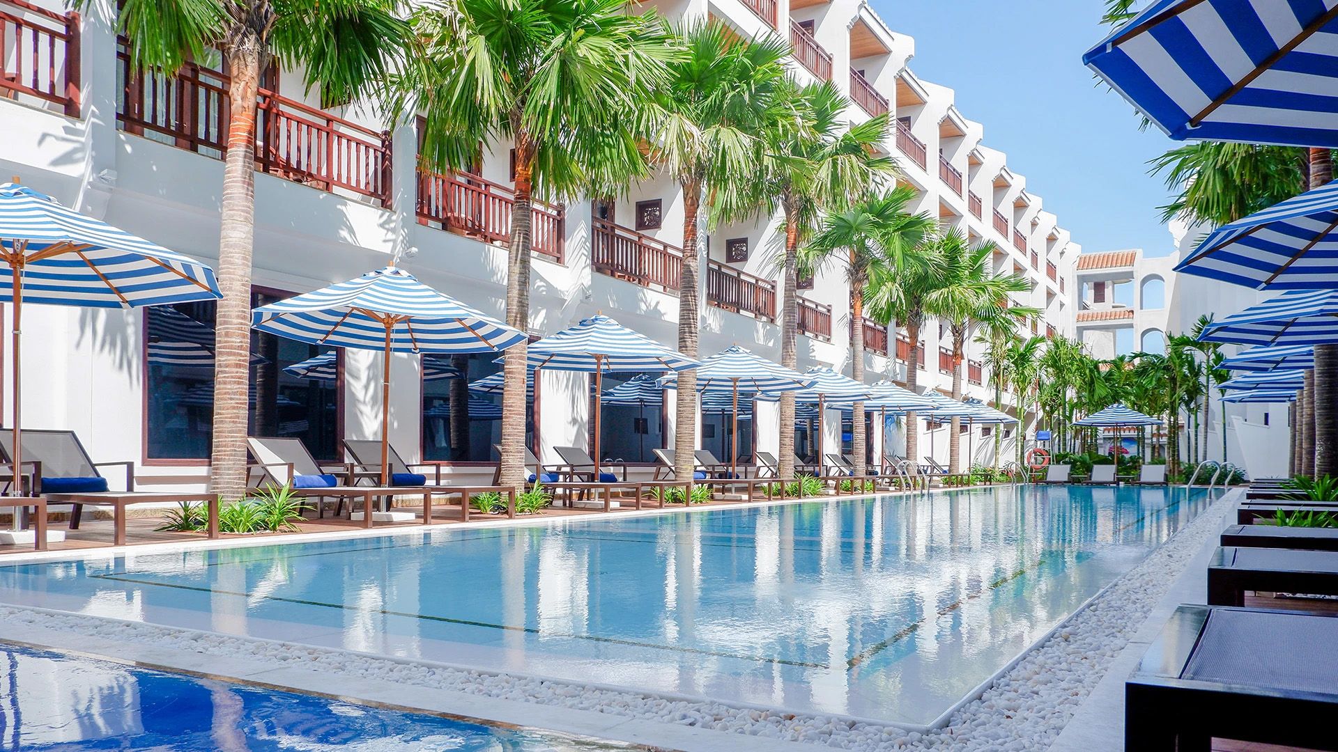 Hoi An Escape with Daily Breakfast, Three-Course Lunch or Dinner, Free-Flow Hour & Return Transfers