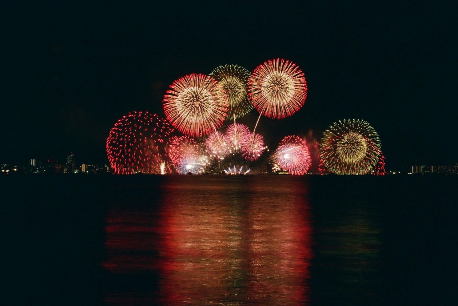 Fireworks Cruise in Oahu 