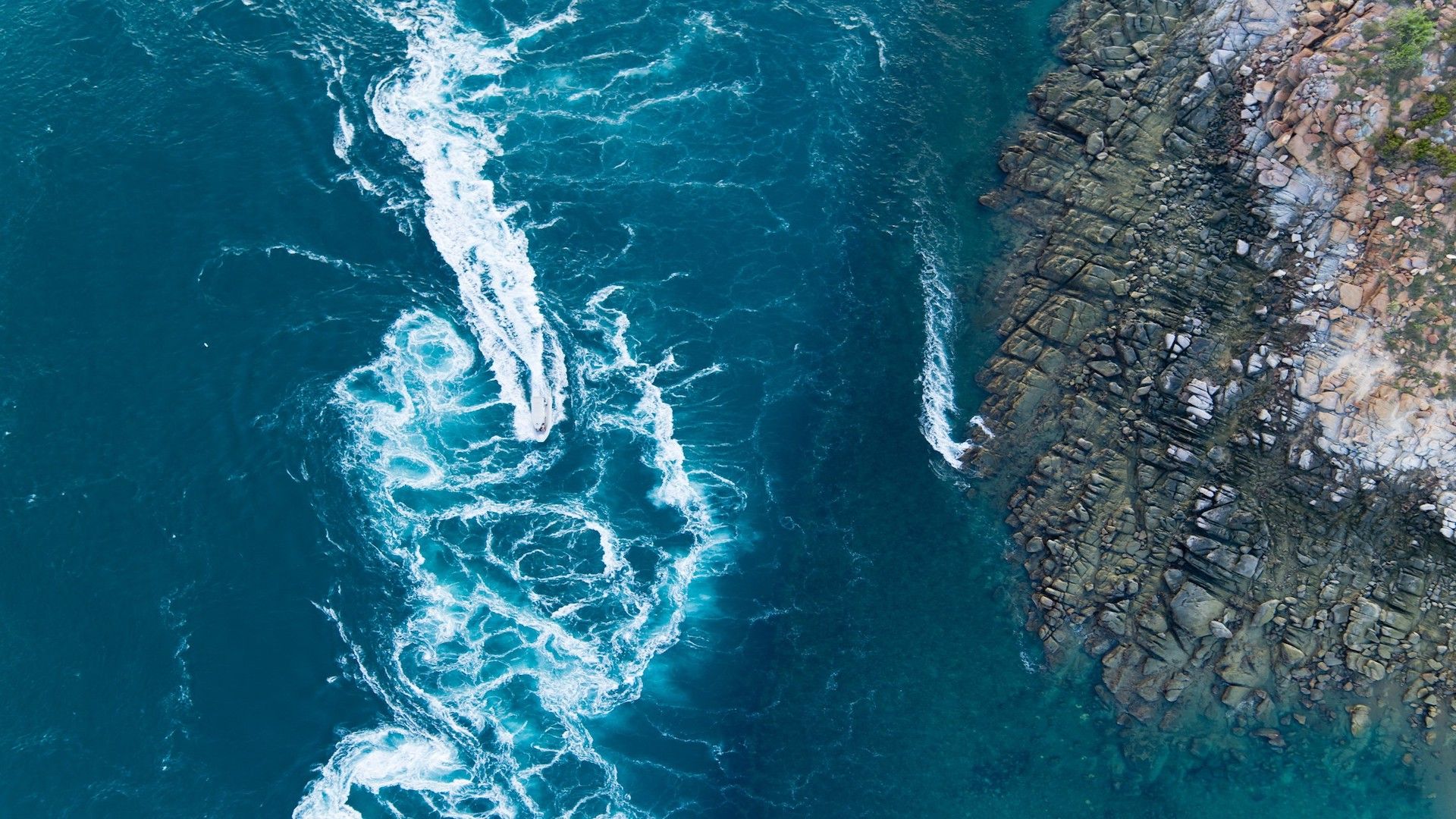 Full-Day Sightseeing Tour to Cygnet Bay with Horizontal Falls Flight, Pearl Farm Tour, Lunch & Giant Tides Cruise