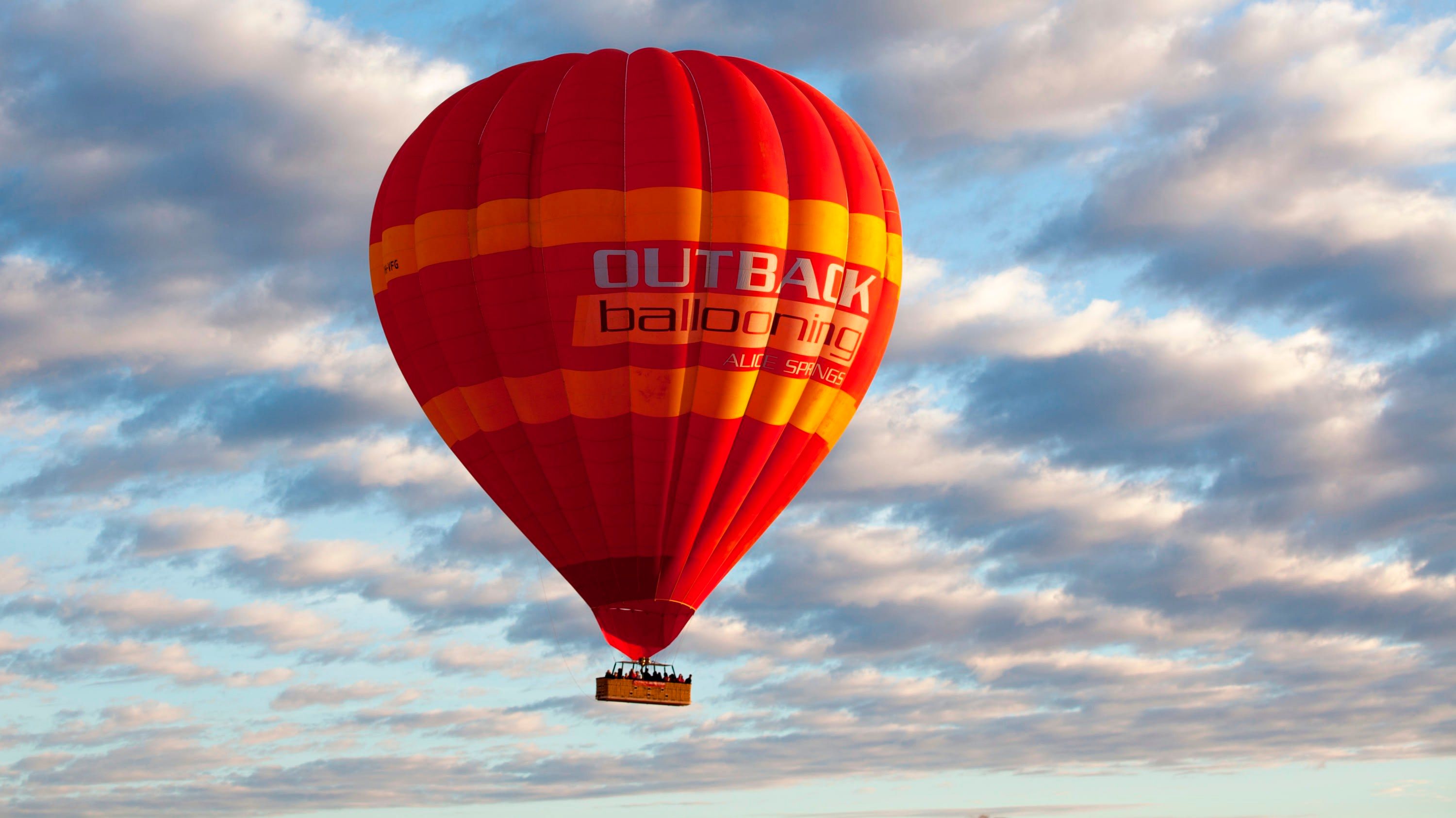 Alice Springs Early Morning Hot Air Balloon Experience 