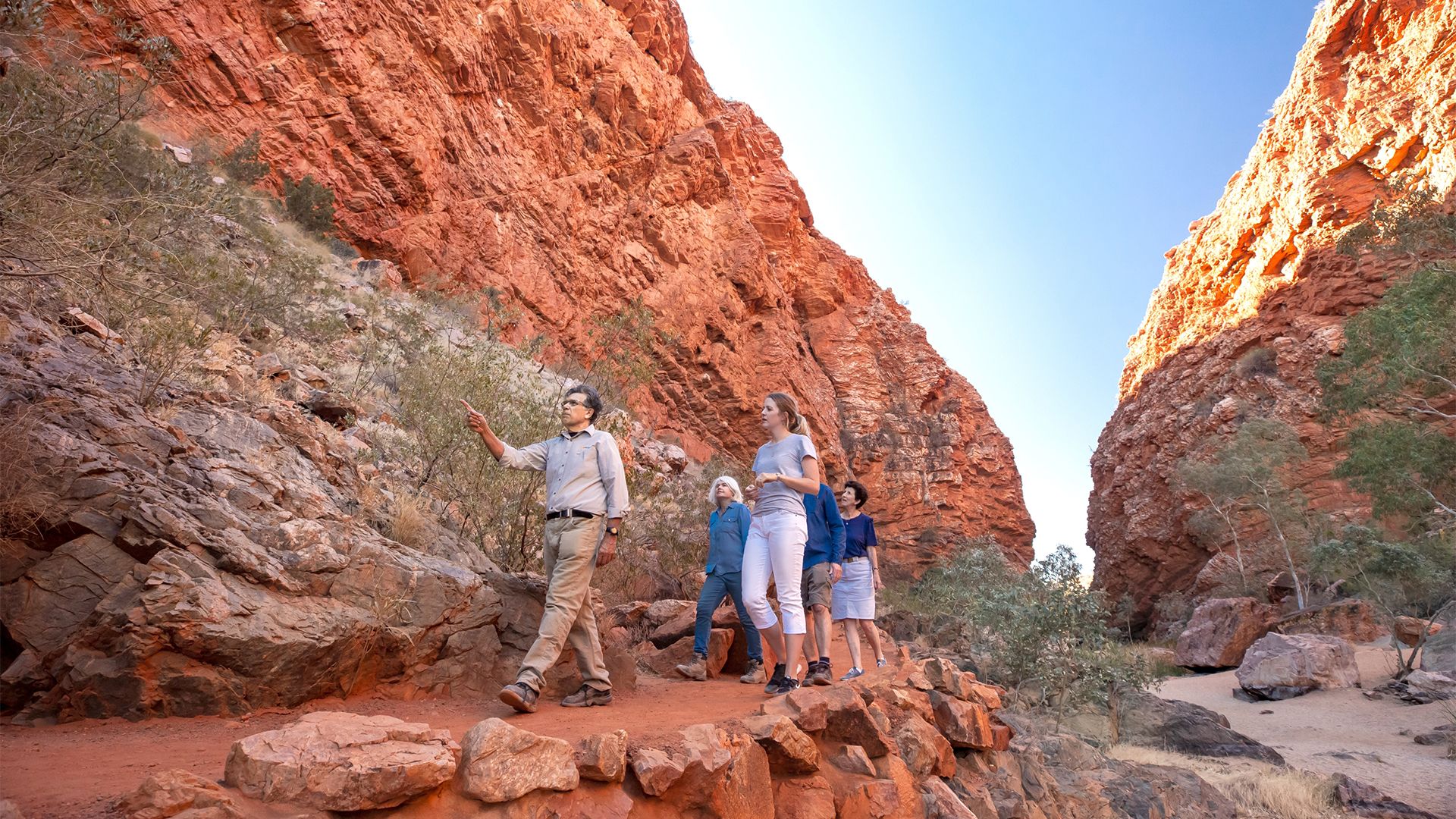Full-Day West MacDonnell Ranges Tour from Alice Springs