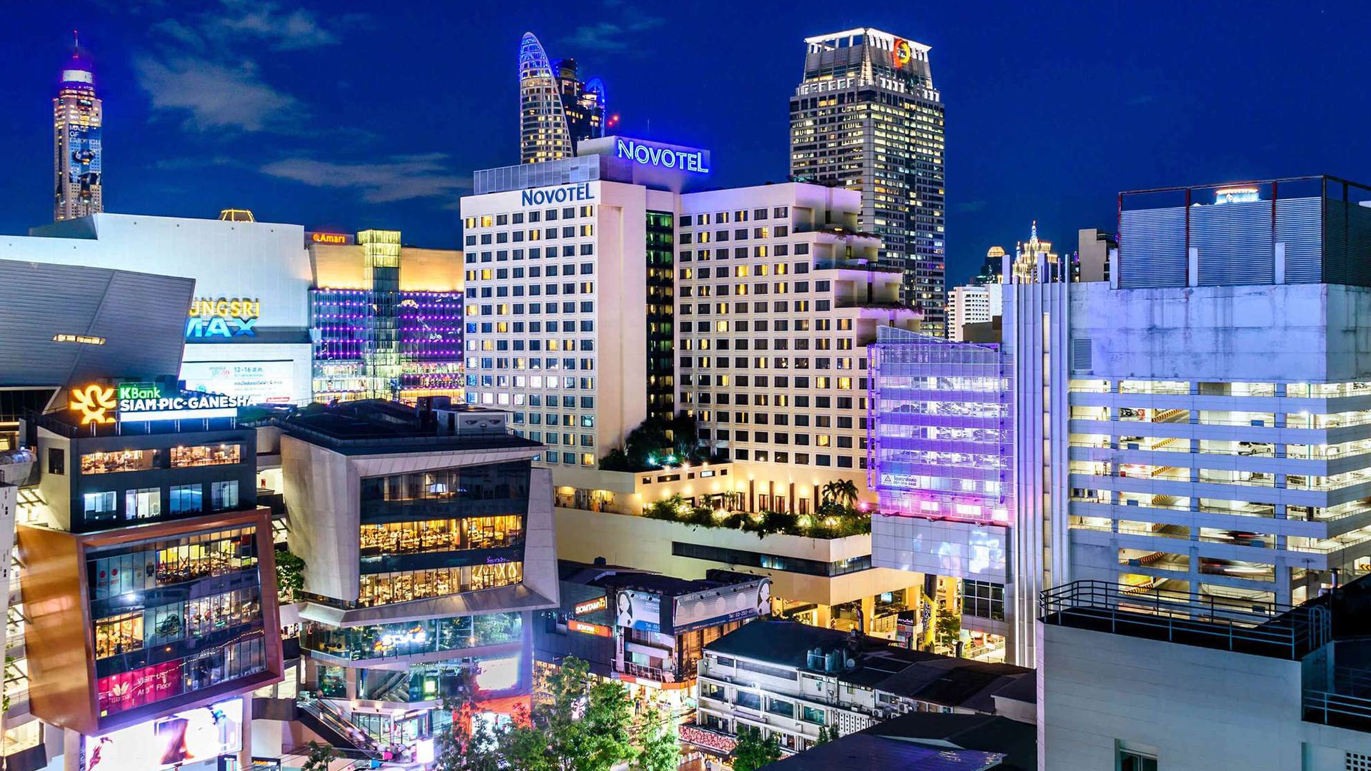 Stylish Bangkok Urban Escape near Siam SkyTrain Station with Onsite Restaurant & Outdoor Pool