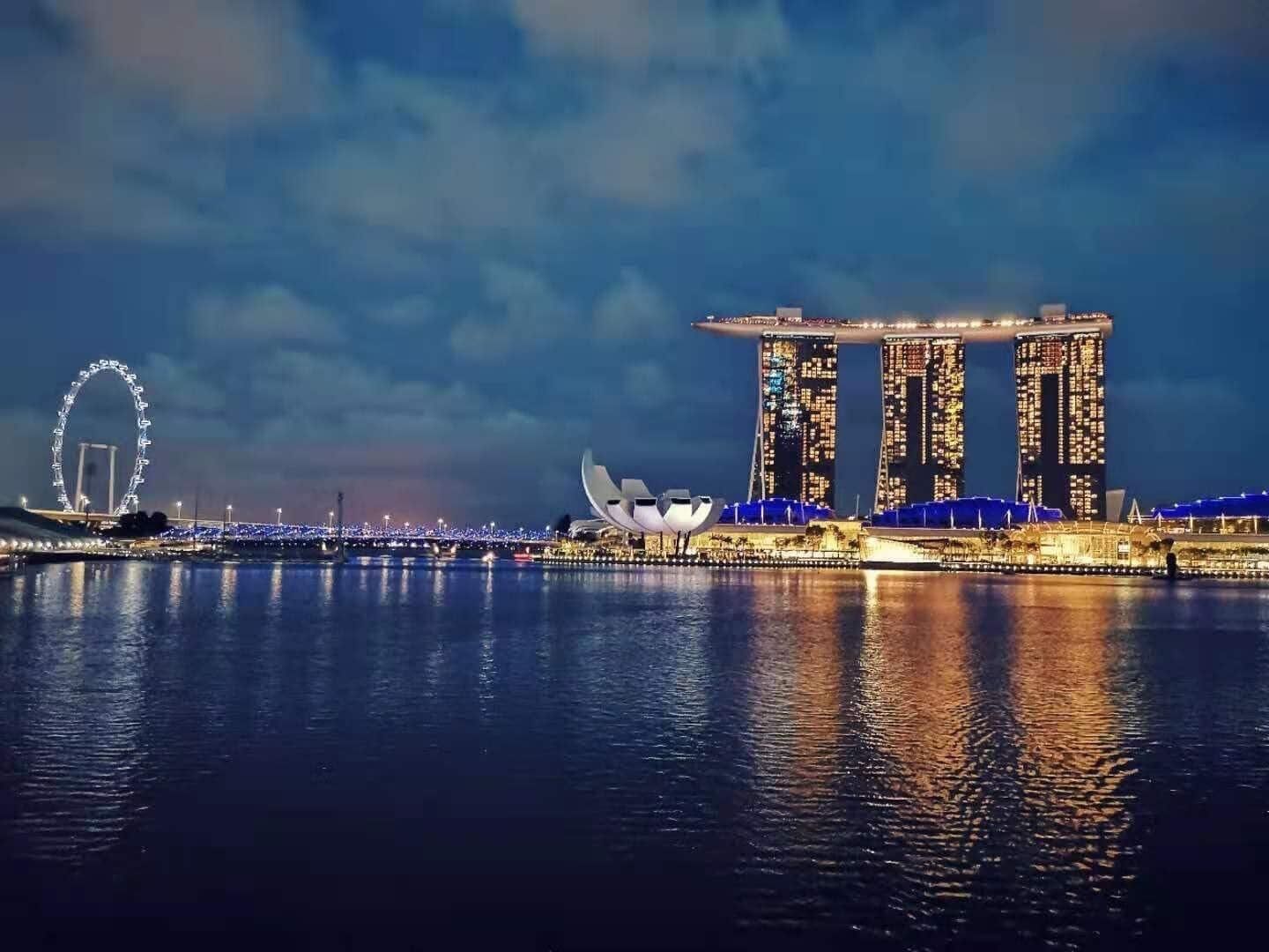 Marina Night Walk and River Cruise Experience in Singapore