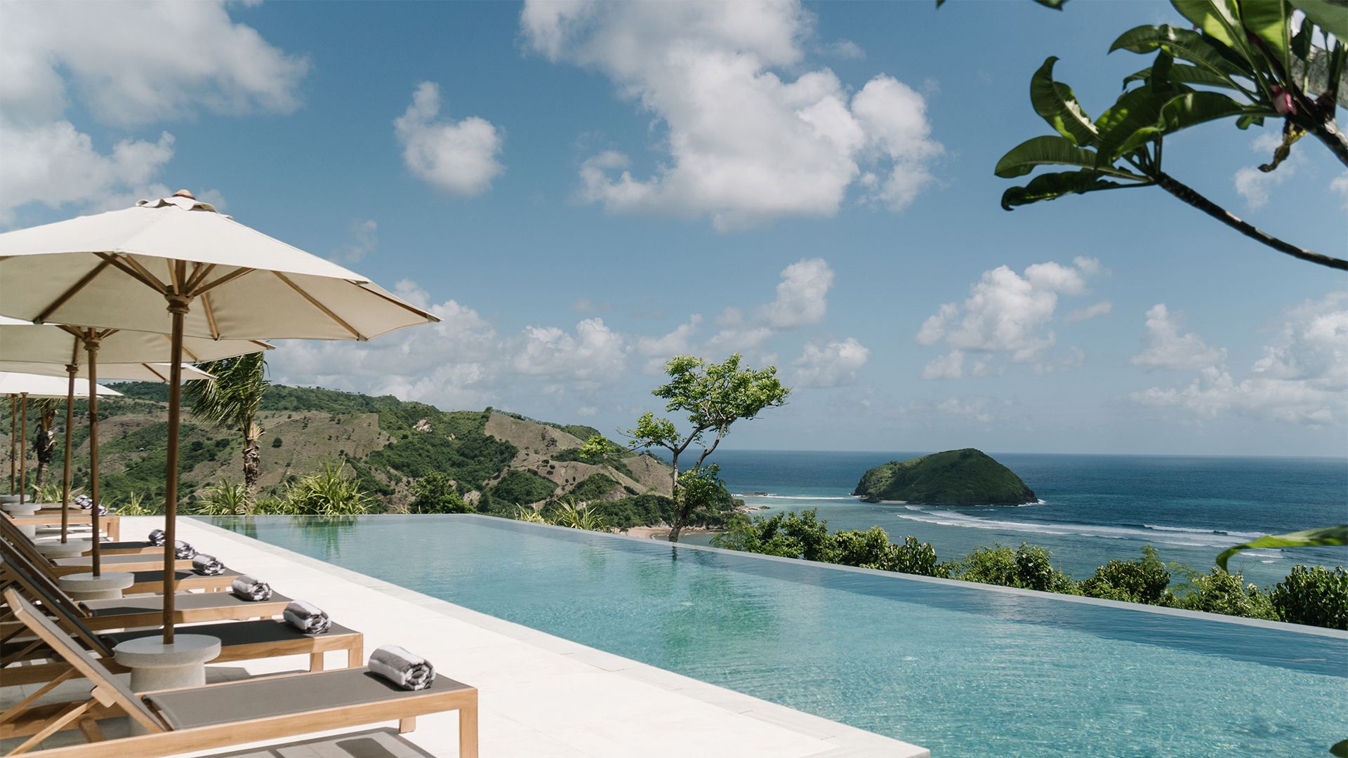 Luxury Lombok Villa Hideaway with Onsite Restaurant & Spa