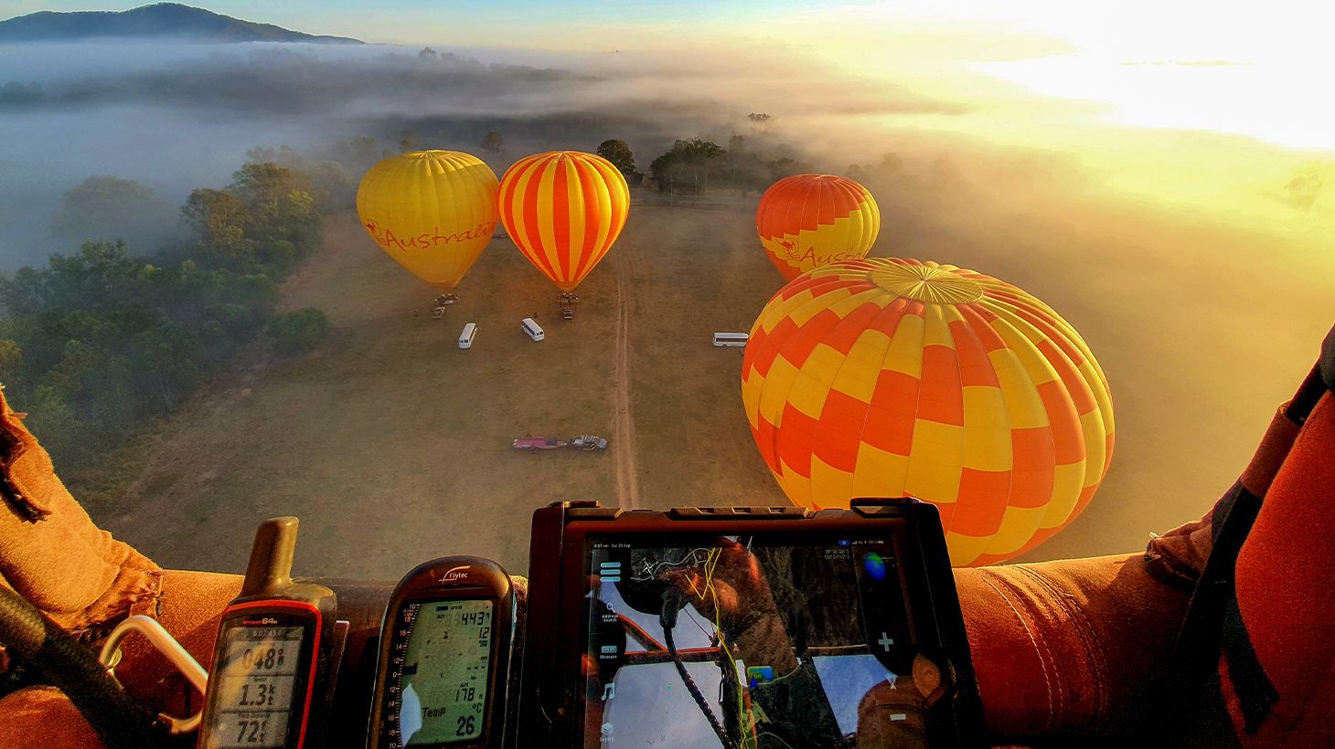 Early Morning Hot Air Balloon Flight with Vineyard Breakfast & Sparkling Wine 2