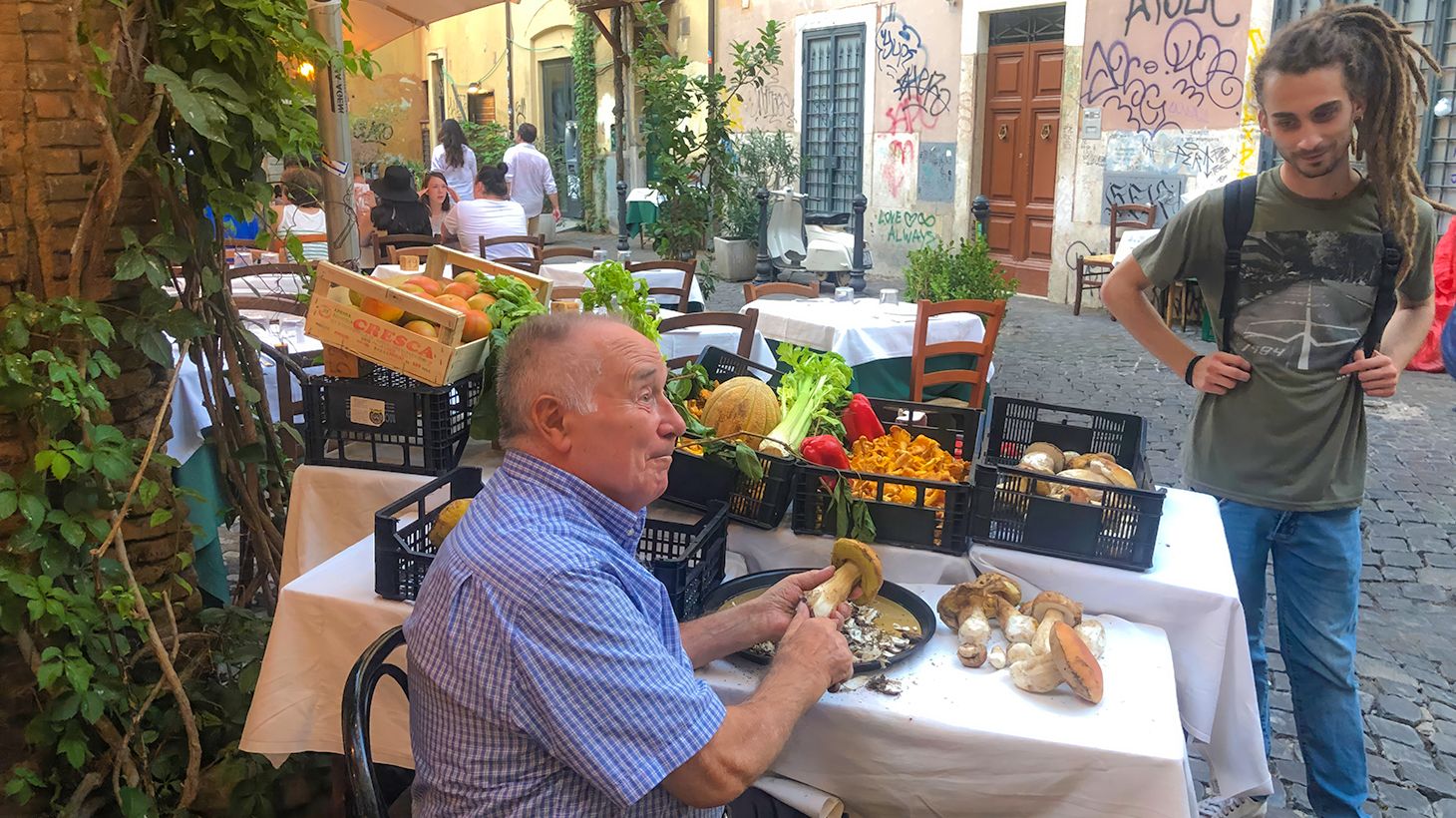 3,5-stündige geführte kulinarische Abendtour durch Trastevere mit Speisen- und Weinverkostungen 4