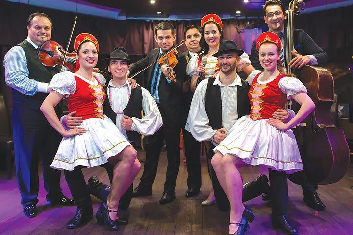 Budapest Dinner Cruise with Folklore & Operetta Show 2