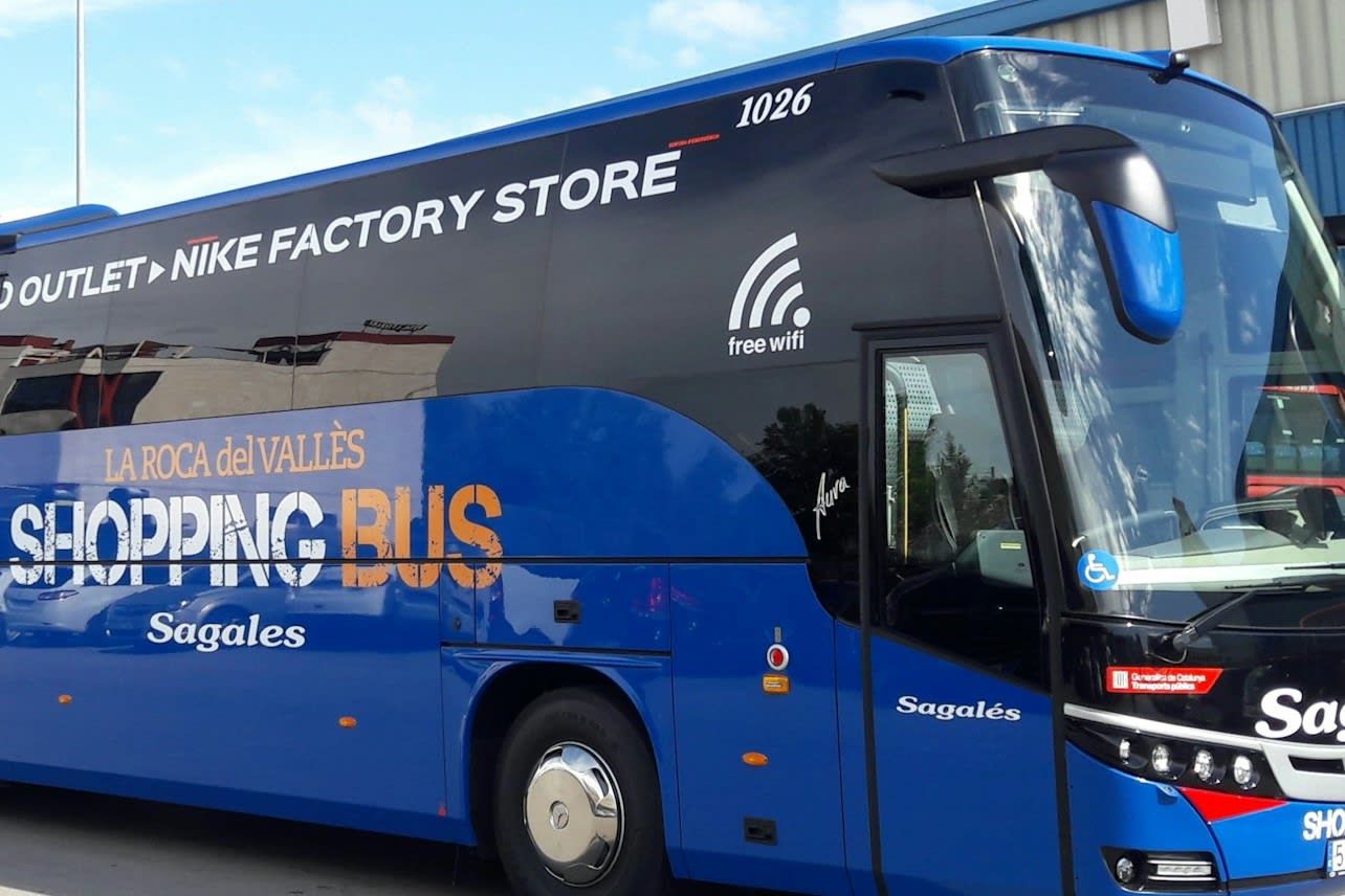 Sagales Shopping Bus Transfer to La Roca Village from Barcelona