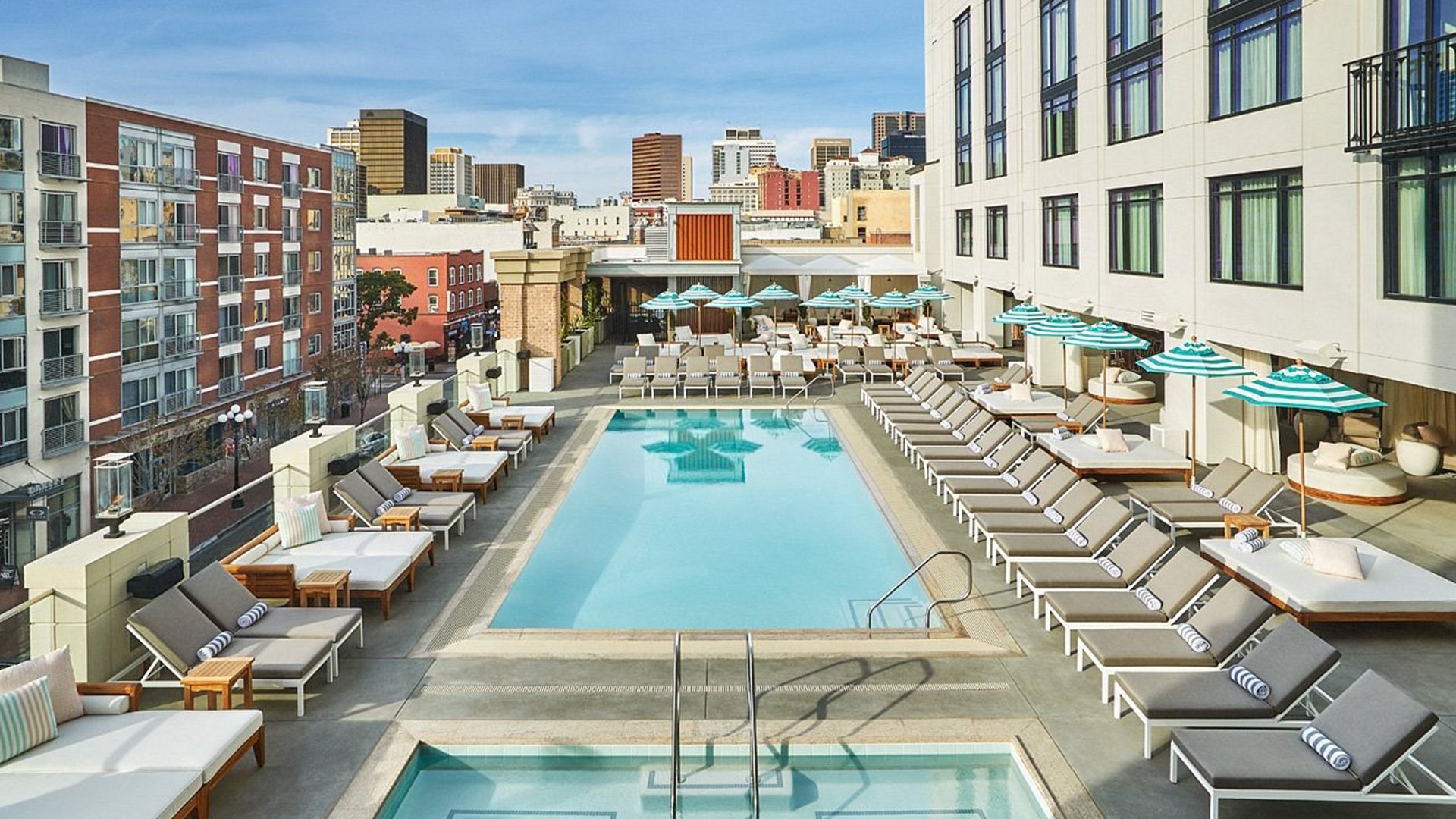 Five-Star San Diego Boutique Luxury with Rooftop Swimming Pool
