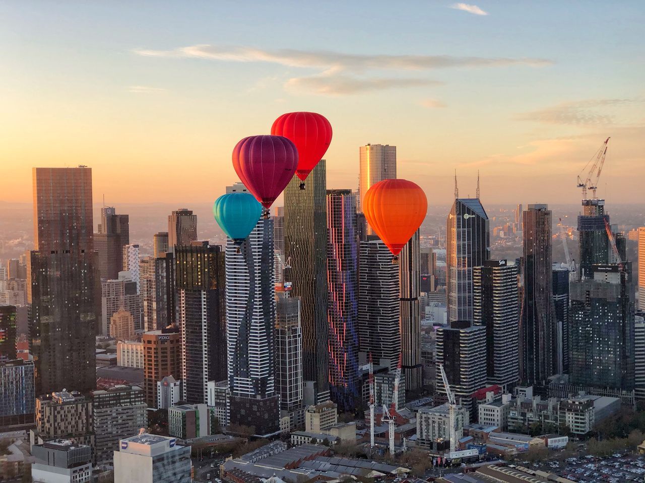 Sunrise Bucket List Hot Air Balloon Flight over CBD with Complimentary In-Flight Photos 4