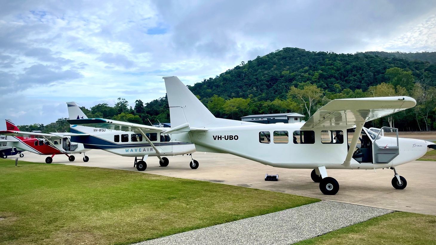 One-Hour Scenic Flight Over Whitsunday Islands & Great Barrier Reef 7