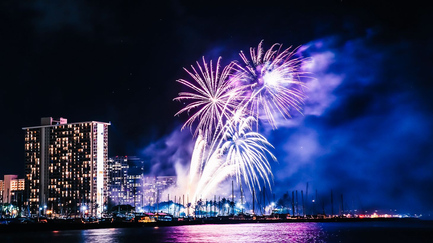 90-Minute Friday Night Fireworks Cruise