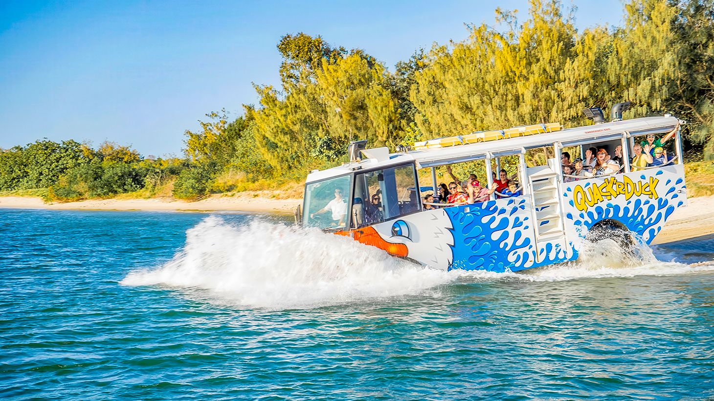 One-Hour Return Quack'R'Duck Road, River & 4WD Tour of Surfers Paradise