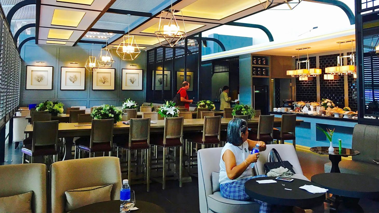 Relax Before You Fly with International or Domestic Airport Departure Lounge Access