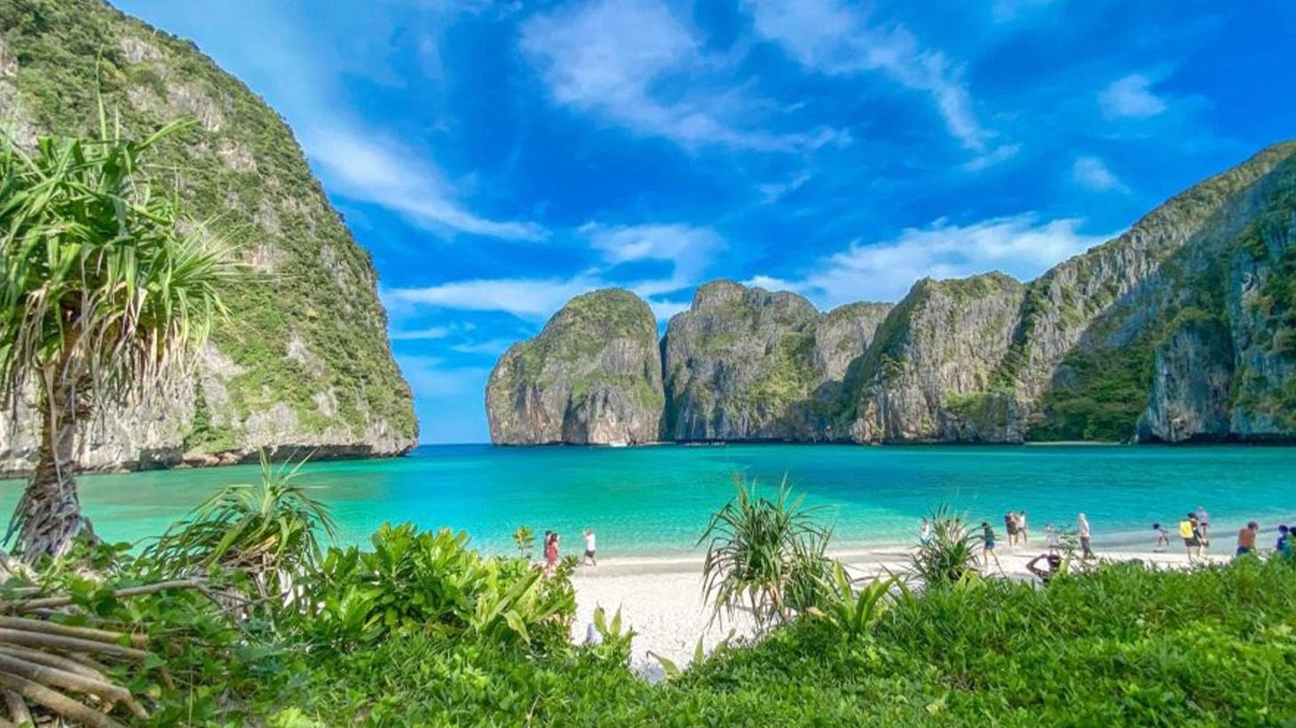 Full-Day Phi Phi Islands Exploration with Sunset Cruise, Reef Snorkelling, Lunch & Return Transfers 