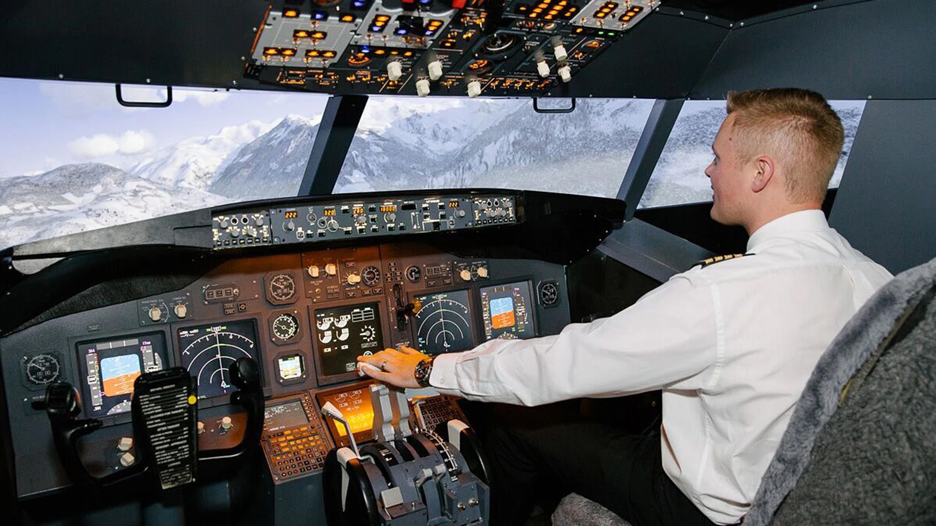 Realistic Flight Simulator Experiences in Kew East with Pilot Guide