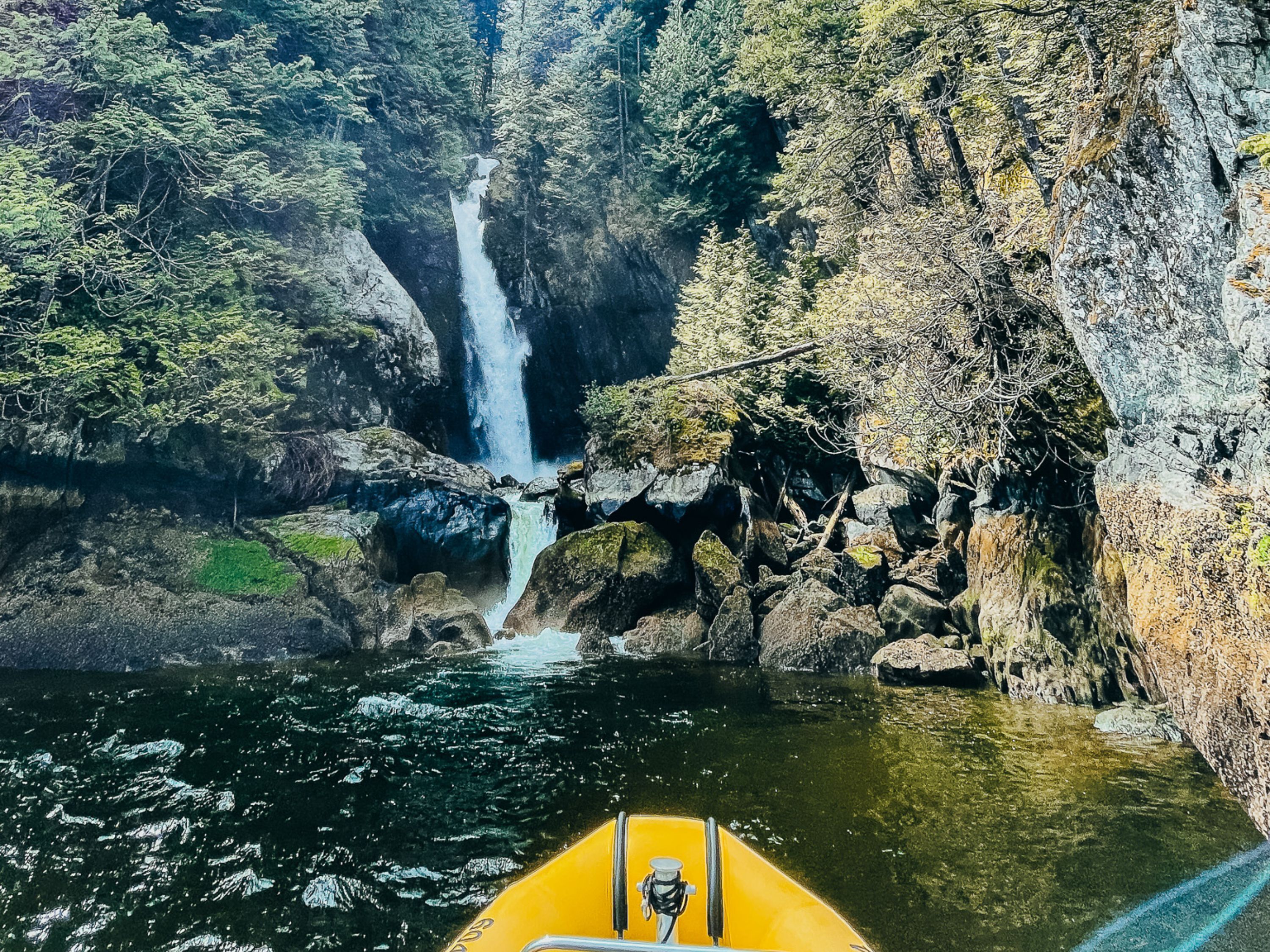 City and Waterfall Boat Tour in Vancouver