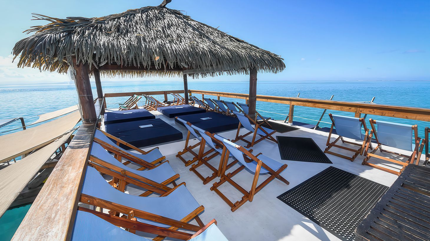 Day Trip to Cloud 9 Floating Bar and Restaurant with Dining Credit & Return Hotel Transfers 6